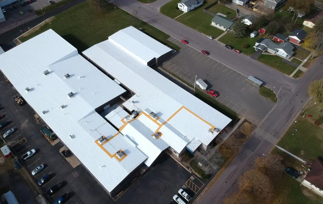 How to Choose a Commercial Roofing Contractor in Savannah (2025 Expert Guide)